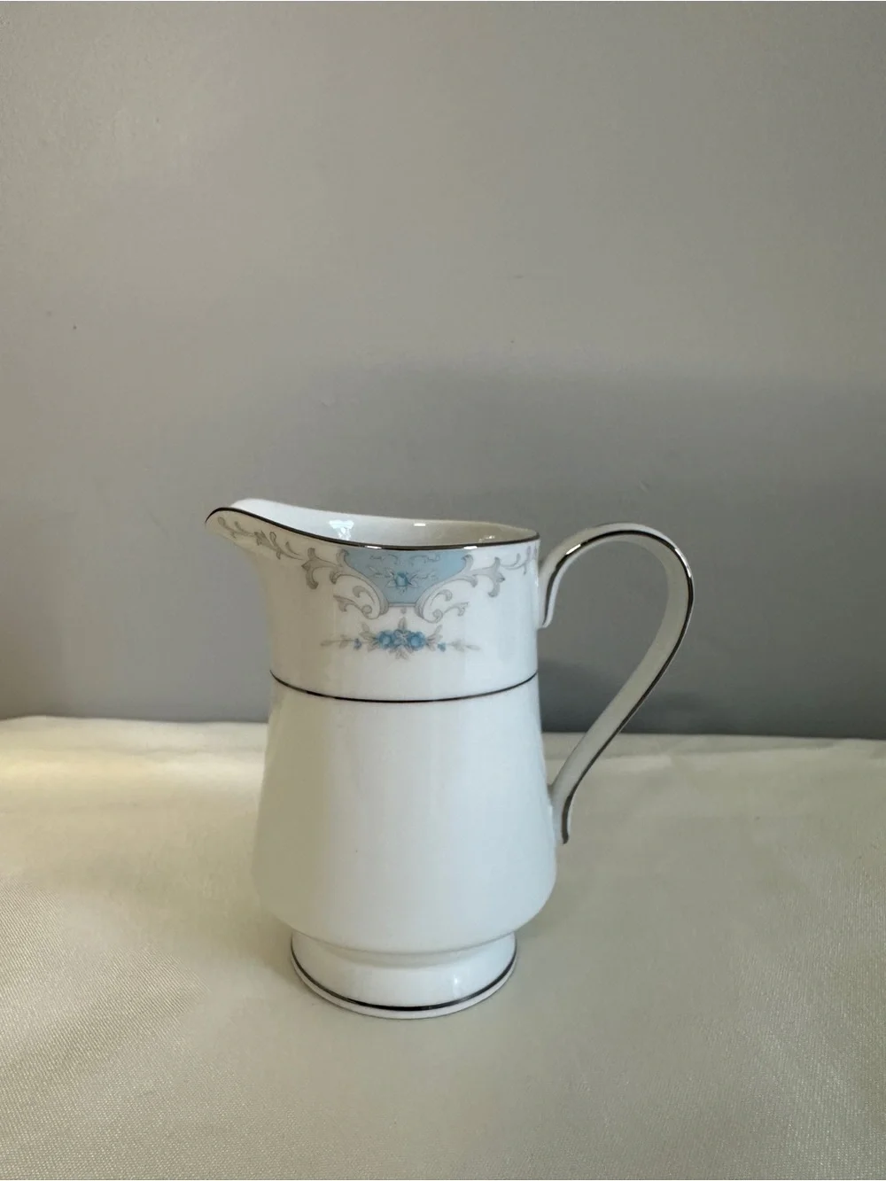 Fashion Royale Heirloom Fine China Creamer 8oz Discontinued